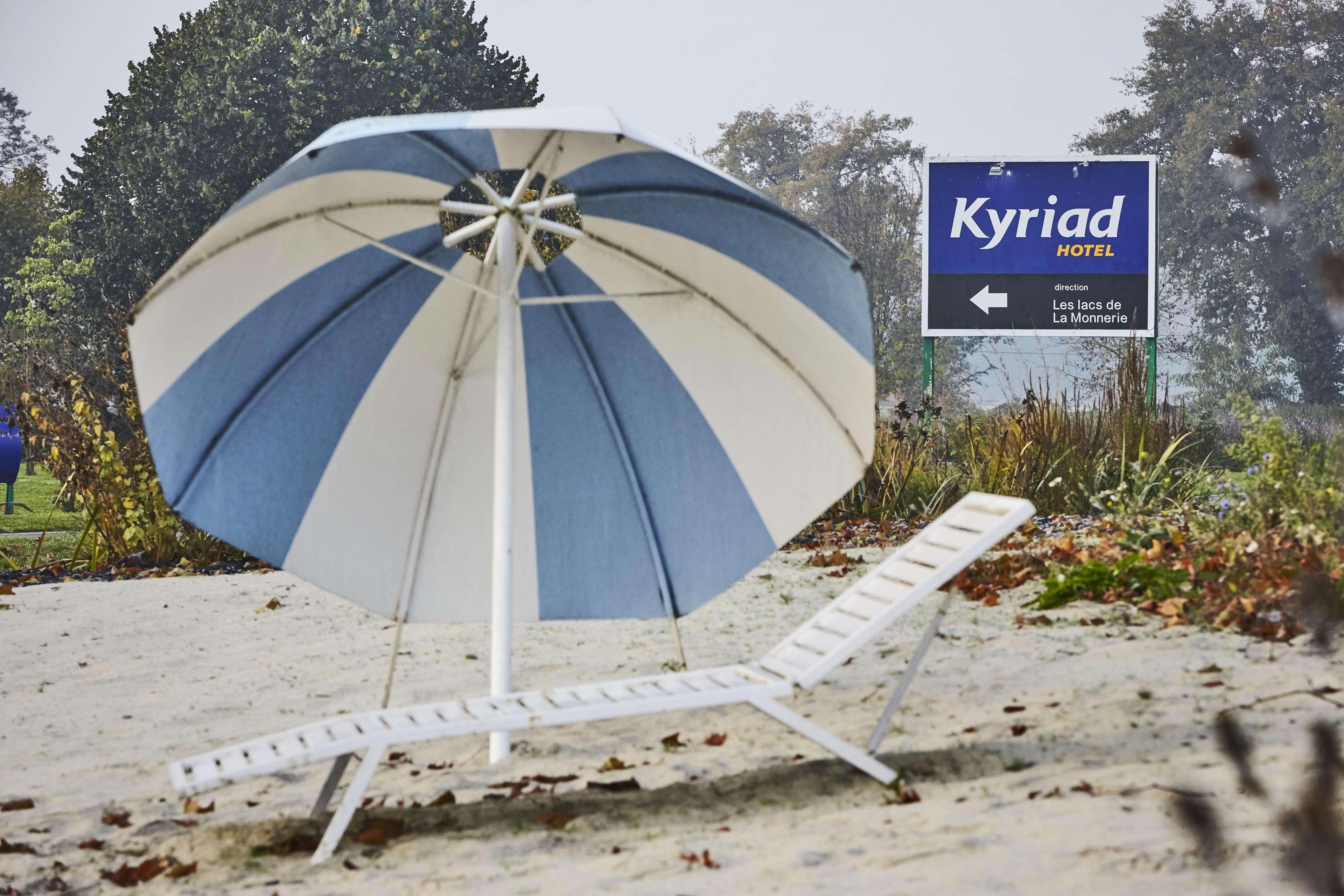 Kyriad Hotel La Fleche Exterior photo
